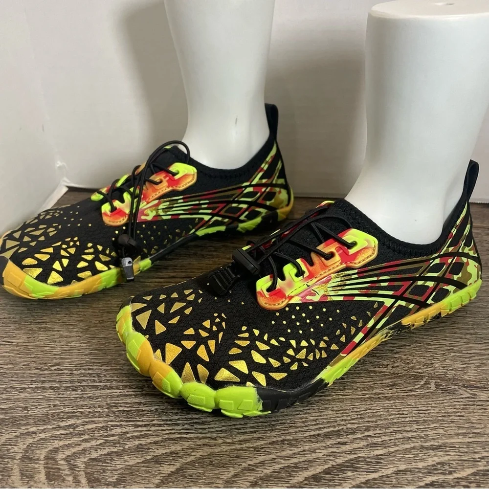 Women’s outdoor Geometric Sneakers. Quick dry. Pre-owned. Size 40.